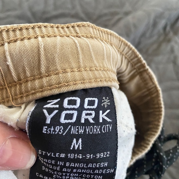 Men’s ZOO YORK jogger style pants. Tan in colour. Used - good condition. Size M. - Picture 7 of 7